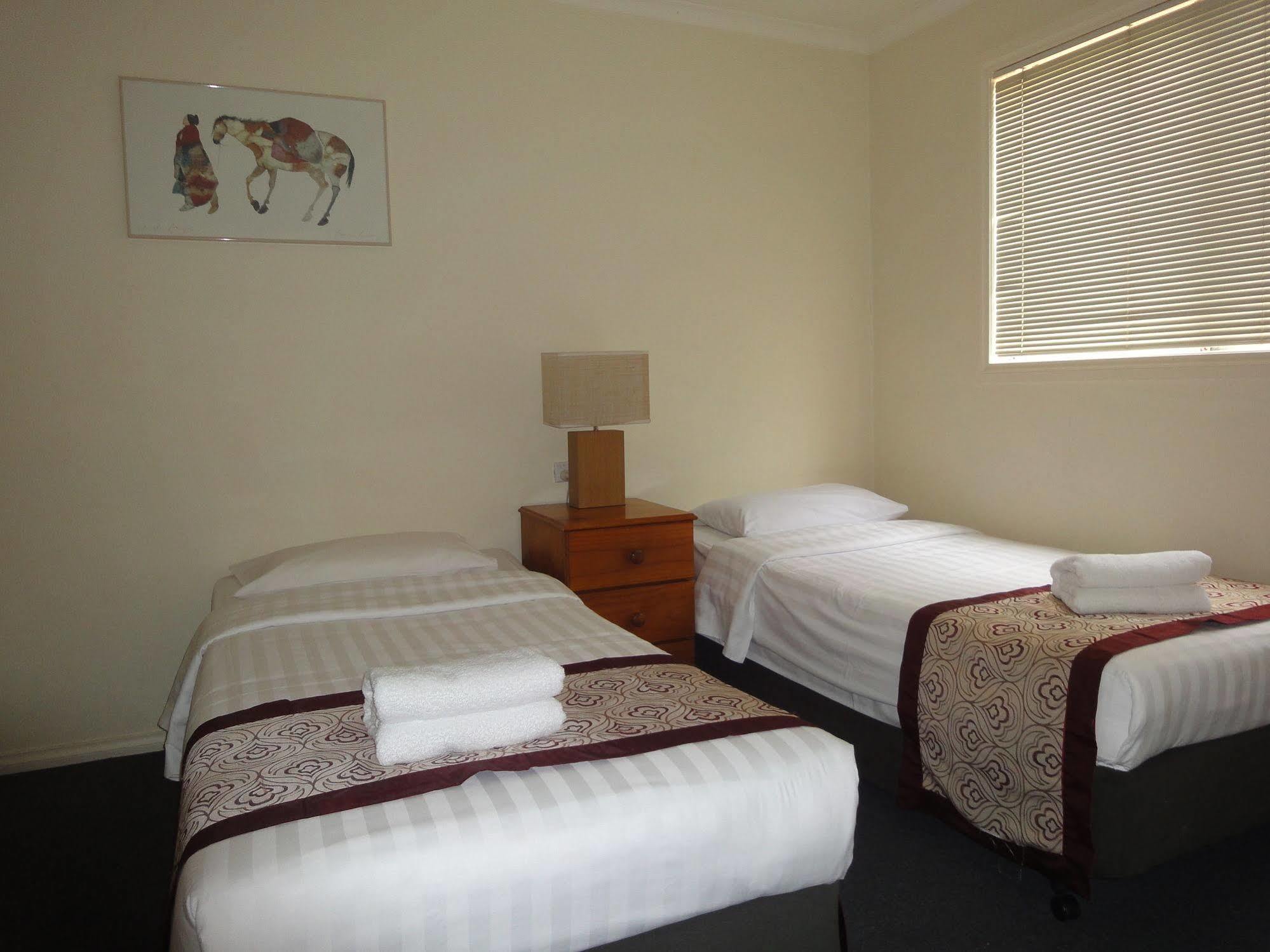 Moonee Valley Views Aparthotel Melbourne Exterior photo