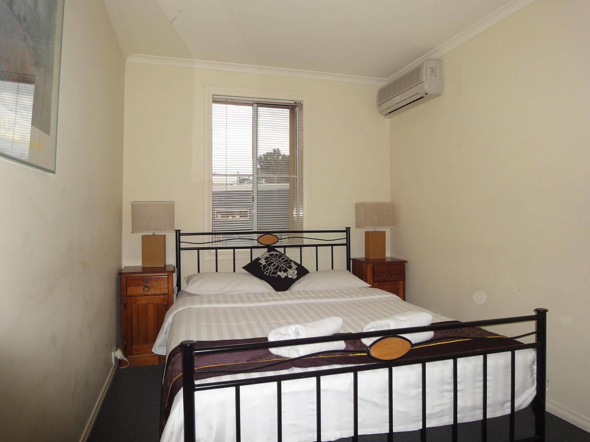Moonee Valley Views Aparthotel Melbourne Exterior photo